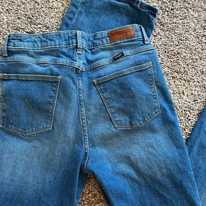 Wrangler high rise boot Jeans